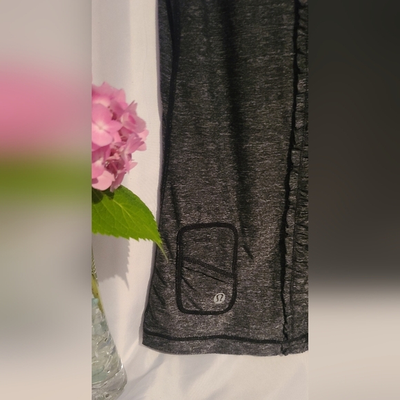 🍋 Lululemon Charcoal Gray Ruffle Cool Sleeveless Athletic Tank Size 8 - Picture 7 of 9